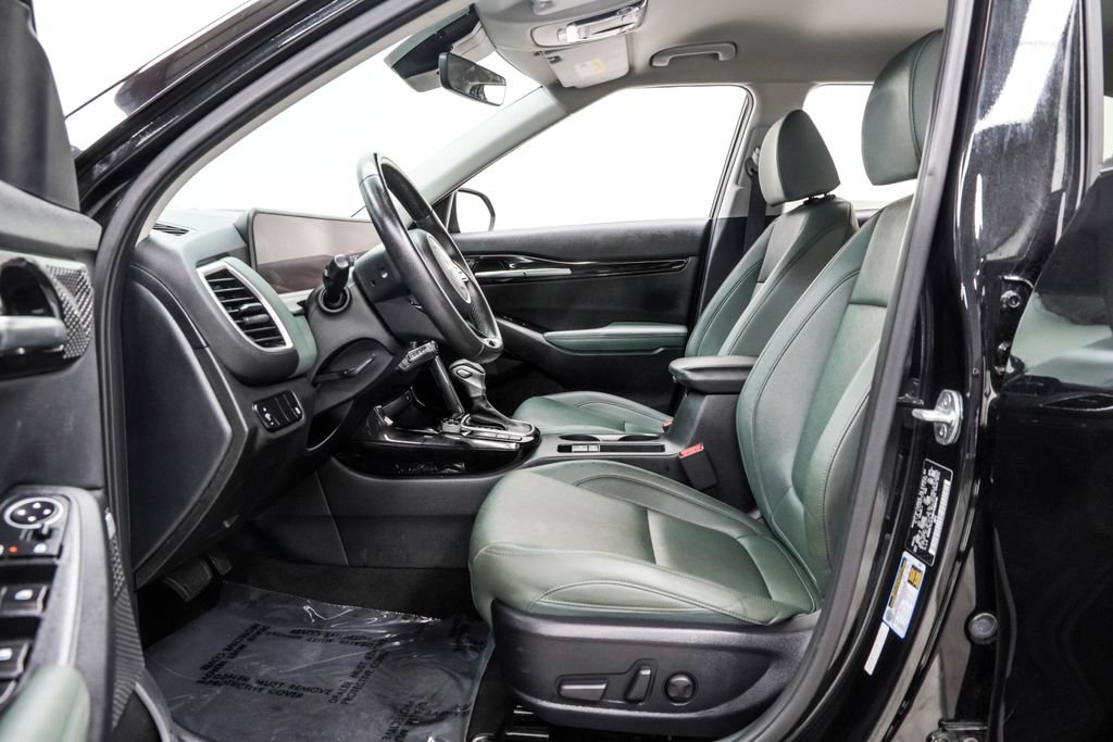 Used 2024 Black Kia SX image 17