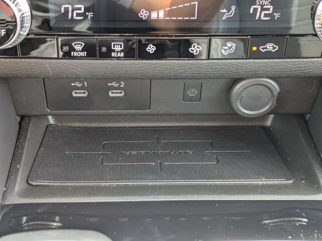 Used 2025  Mitsubishi SE image 22