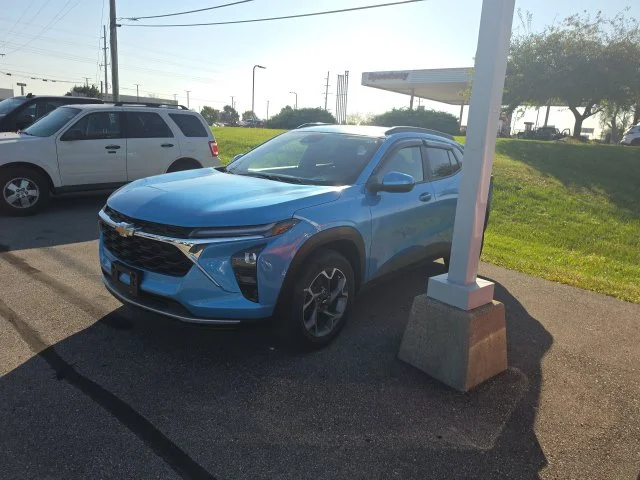 Used 2025 Marina Blue Chevrolet LT image 2
