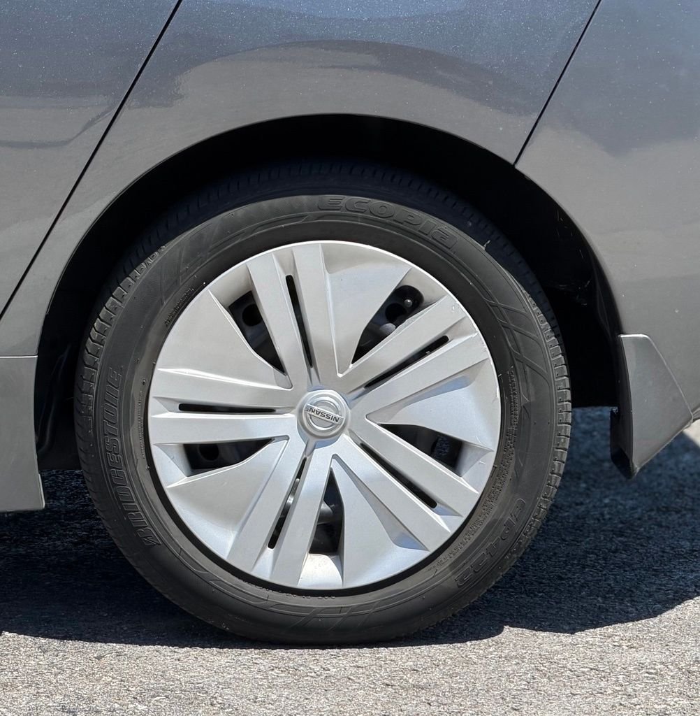 Used 2022 Gun Metallic Nissan S image 3