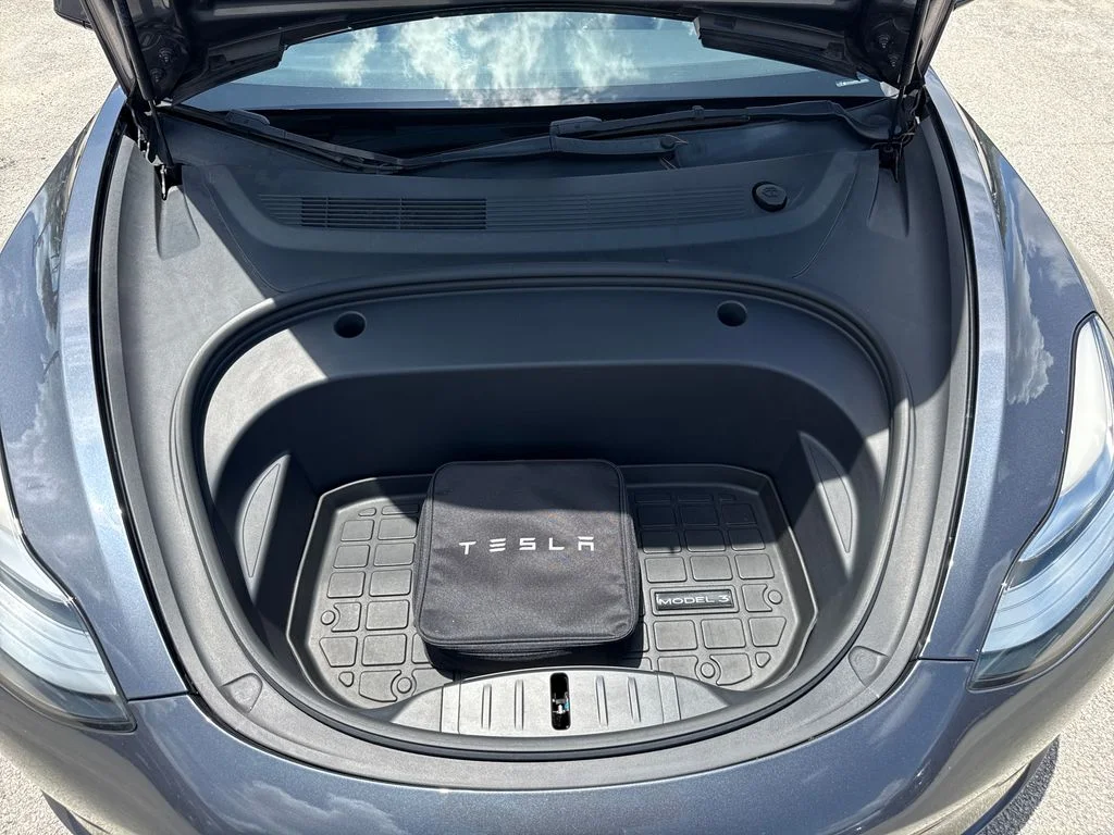 Used 2022  Tesla Long Range image 27