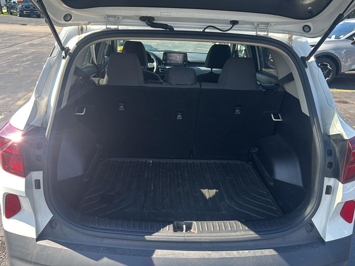 Used 2021 Snow White Pearl Kia LX image 19