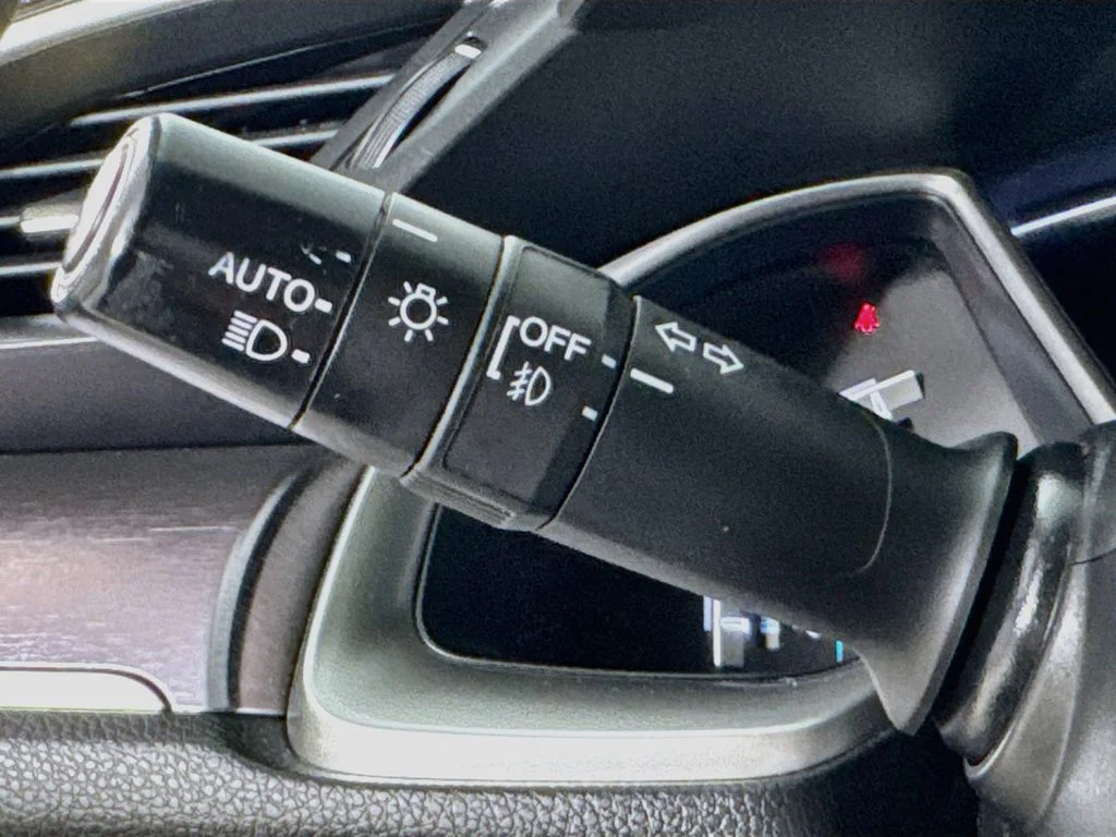 Used 2018 Black Honda Touring image 13