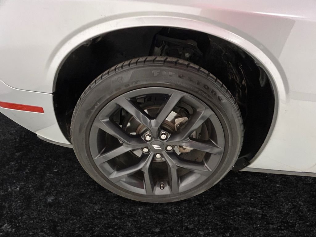 Used 2023 Silver Dodge SXT image 27