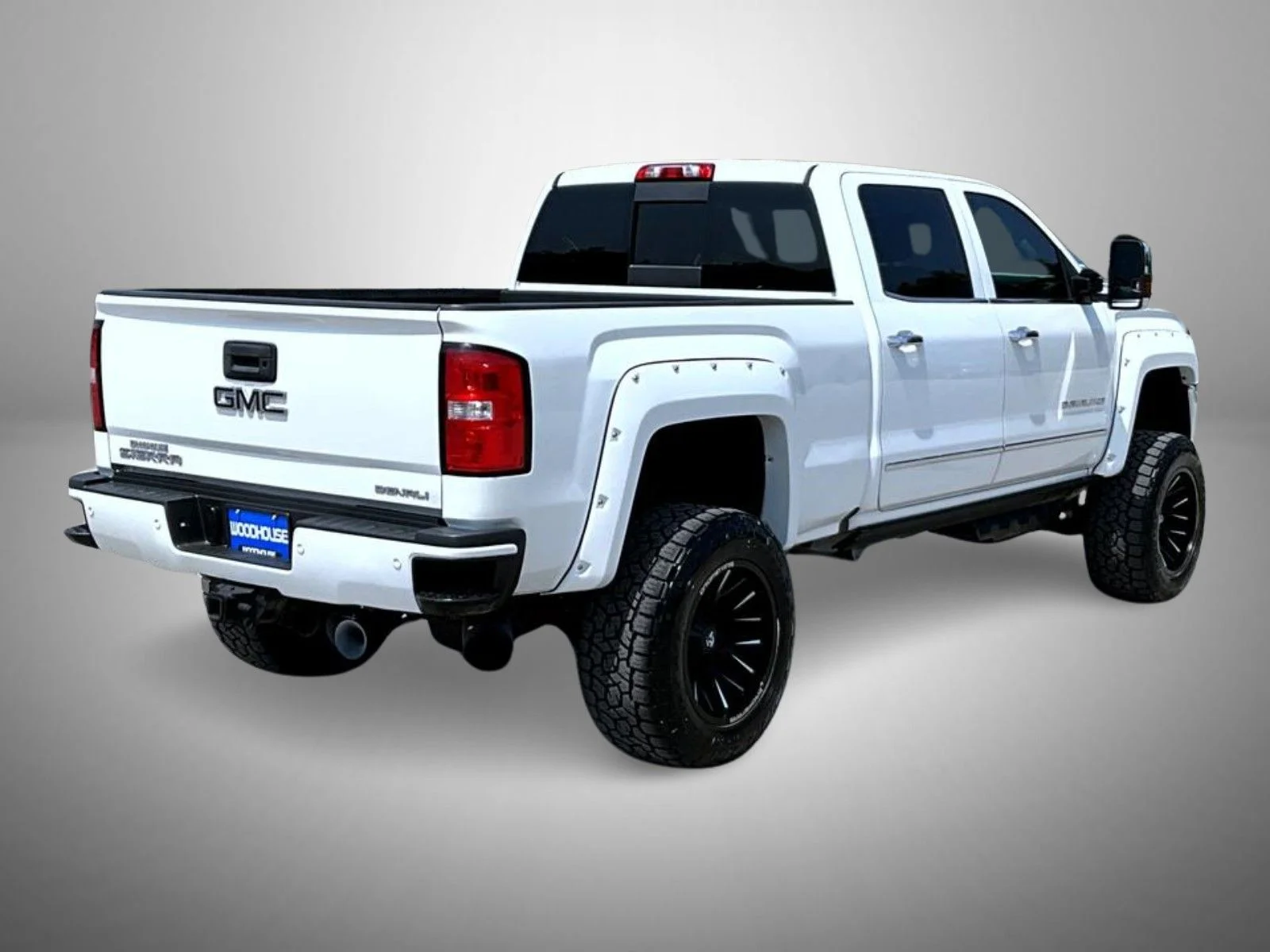Used 2018 White GMC Denali image 5
