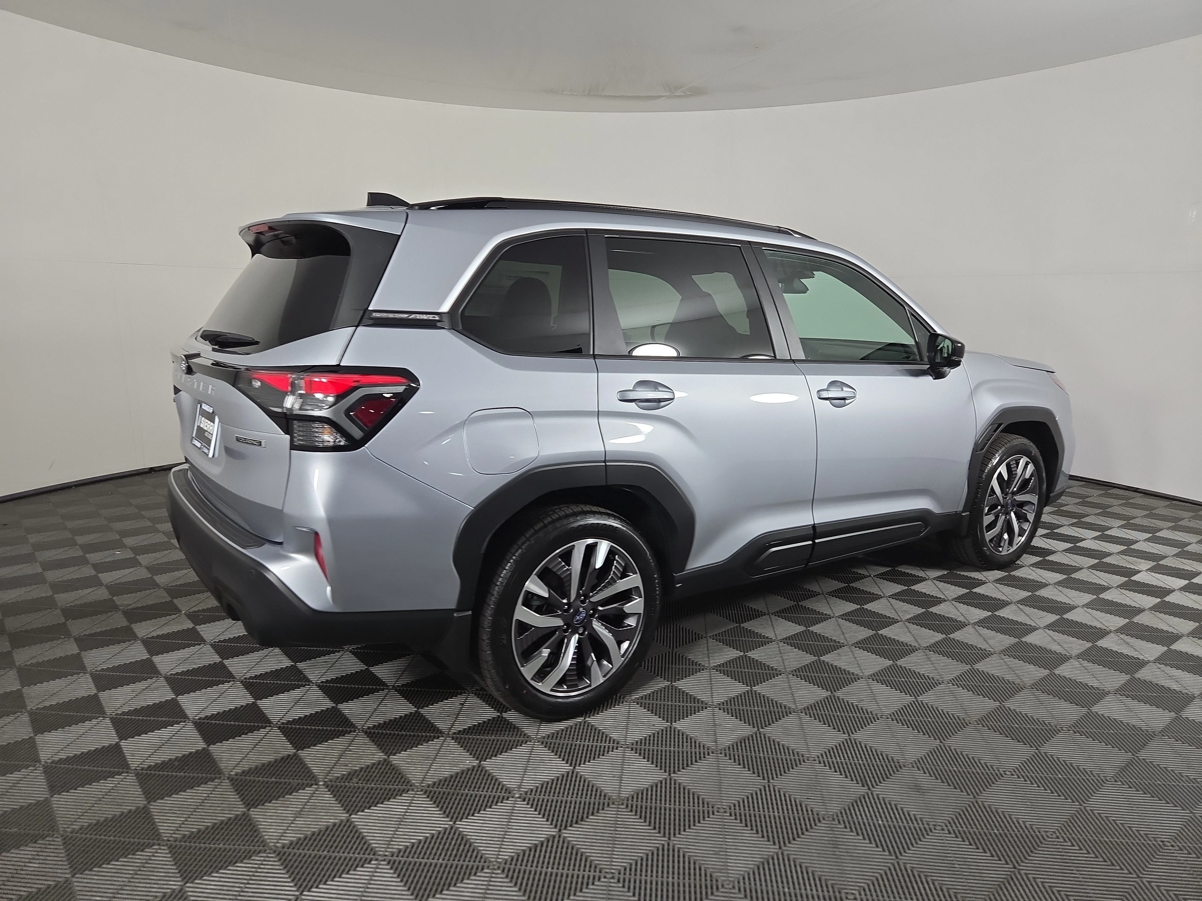 New 2026 ICE SILVER METALLIC Subaru Touring image 4
