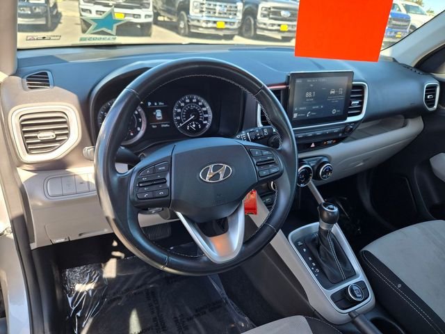 Certified Used 2022 Silver Hyundai SEL image 6
