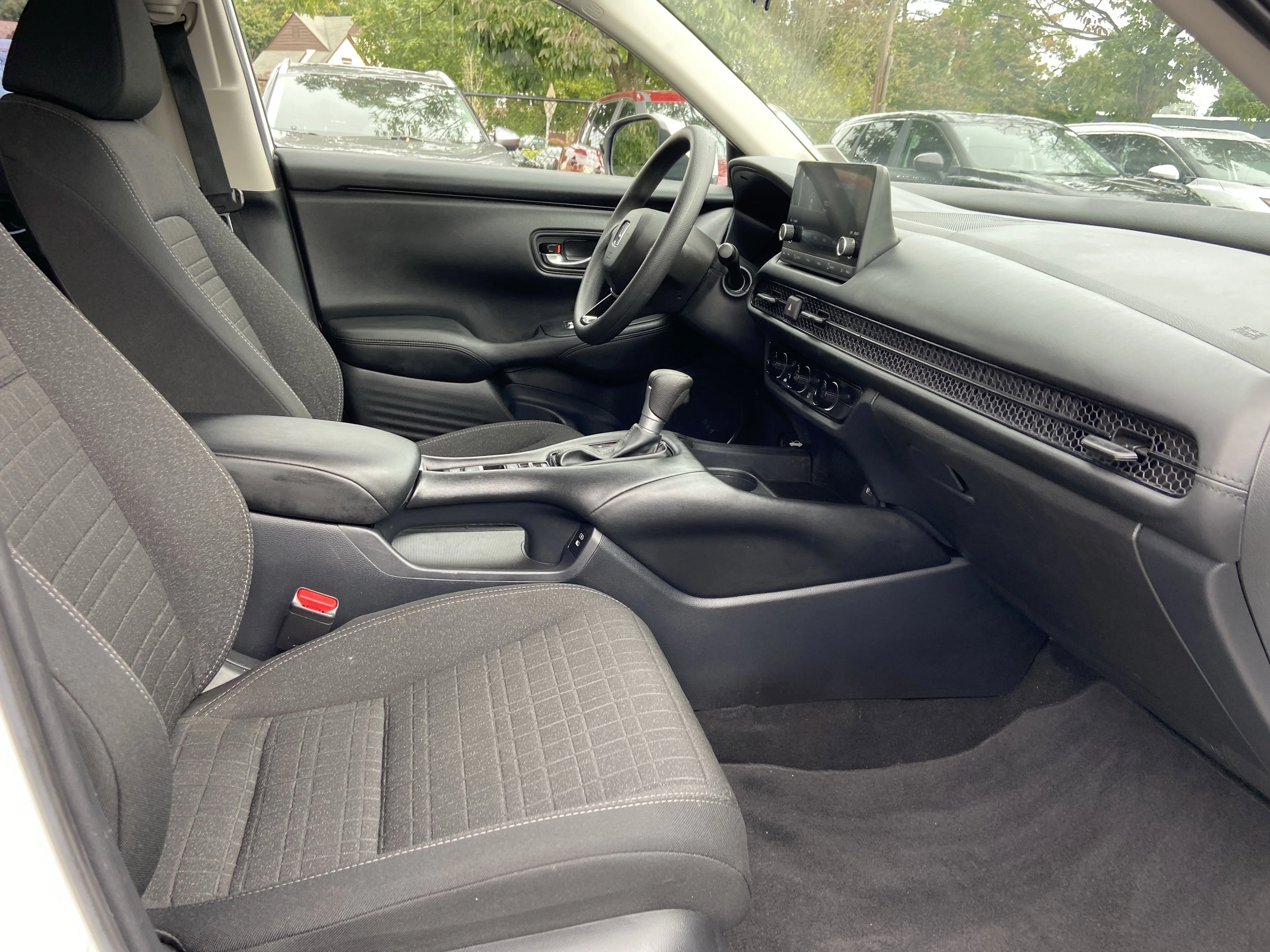2025 Honda HR-V LX - Photo 25