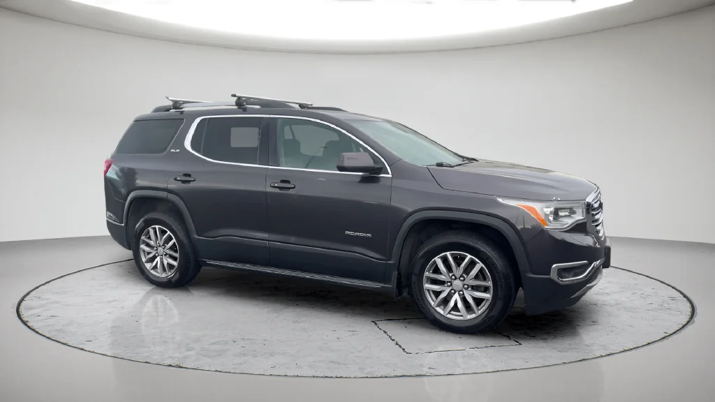 Used 2017 Black GMC SLE-2 image 4