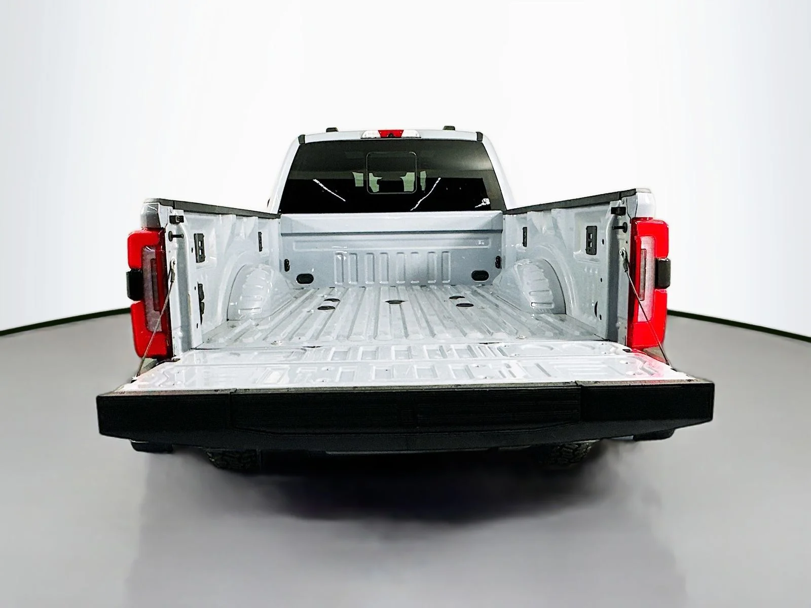 Used 2025 Gray Ford Platinum image 29