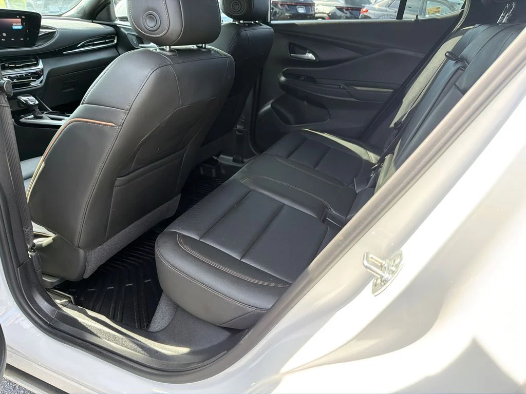Used 2025 White Buick Avenir image 21