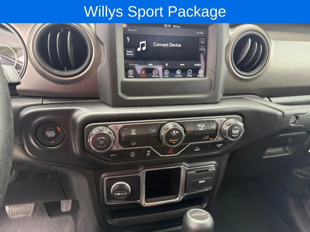 Used 2022 Silver Jeep Sport image 10