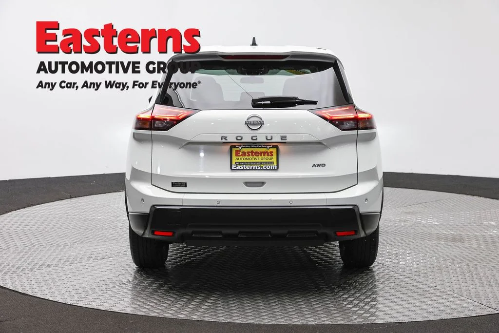 Used 2024 White Nissan S image 6