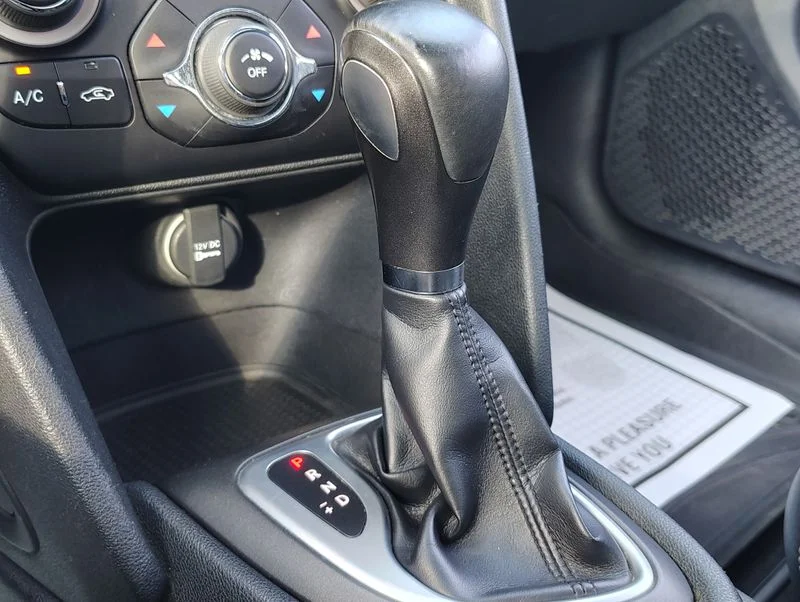 Used 2013 Black Dodge Limited image 33