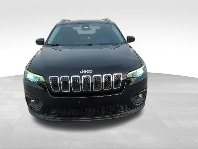 Used 2019 Black Jeep Latitude image 8