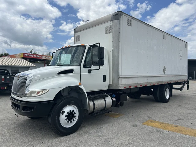 2018 INTERNATIONAL 4000 Box Truck