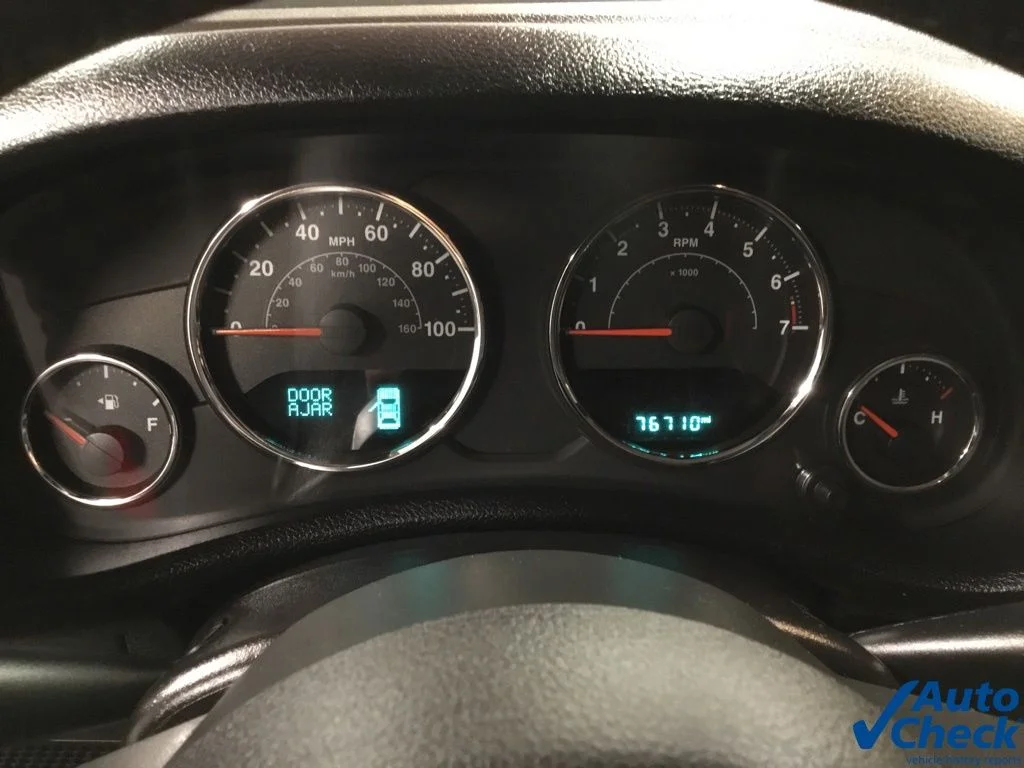 Used 2015 Red Jeep Sport image 36