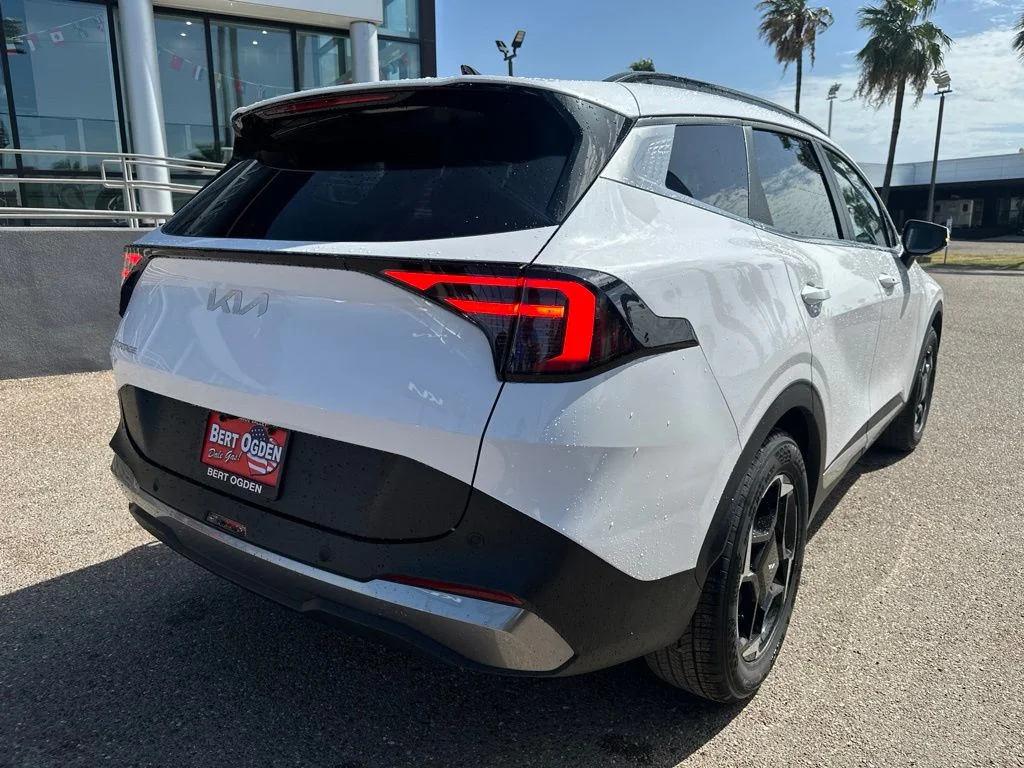 New 2027 White Kia EX image 5