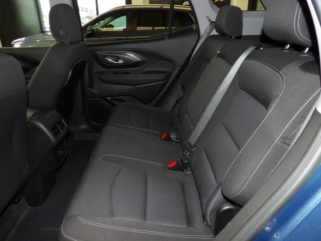 Used 2024 Downpour Metallic GMC SLE image 22