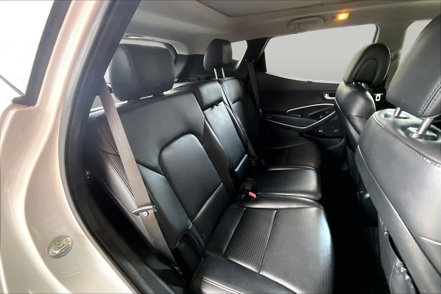 Used 2014 Frost White Pearl Hyundai  image 19