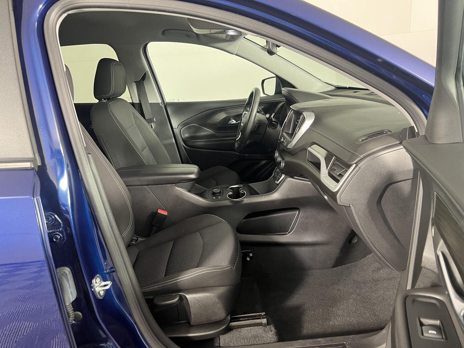 Used 2023 Marine Metallic GMC SLE image 15