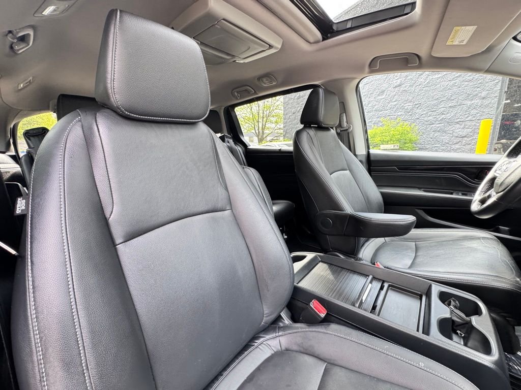 Used 2024 Crystal Black Pearl Honda Touring image 30