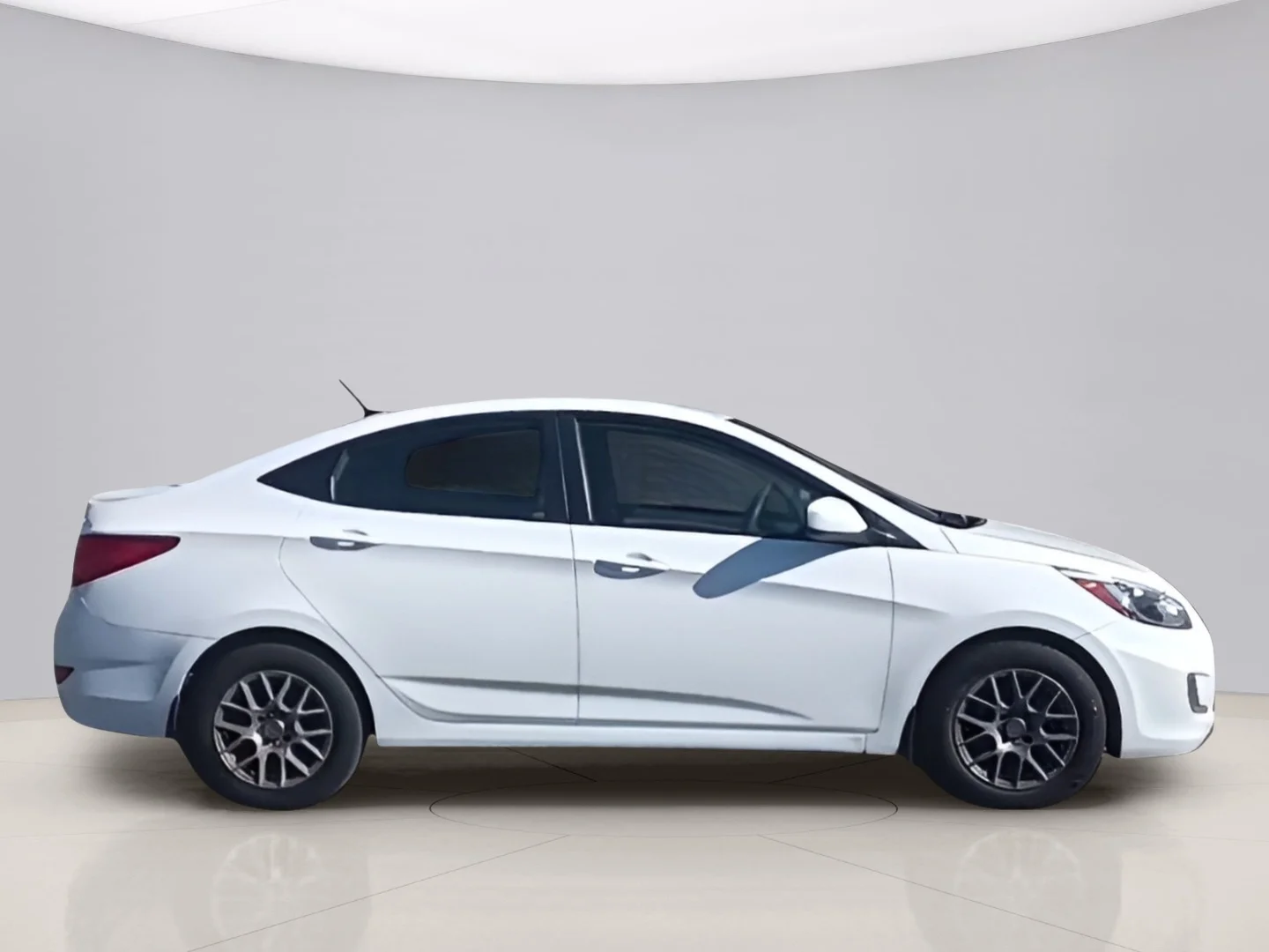 Used 2016 White Hyundai SE image 6