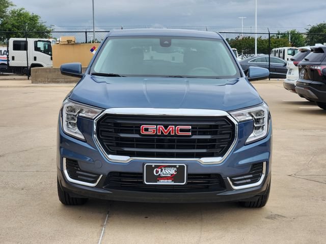 Used 2024 Downpour Metallic GMC SLE image 11