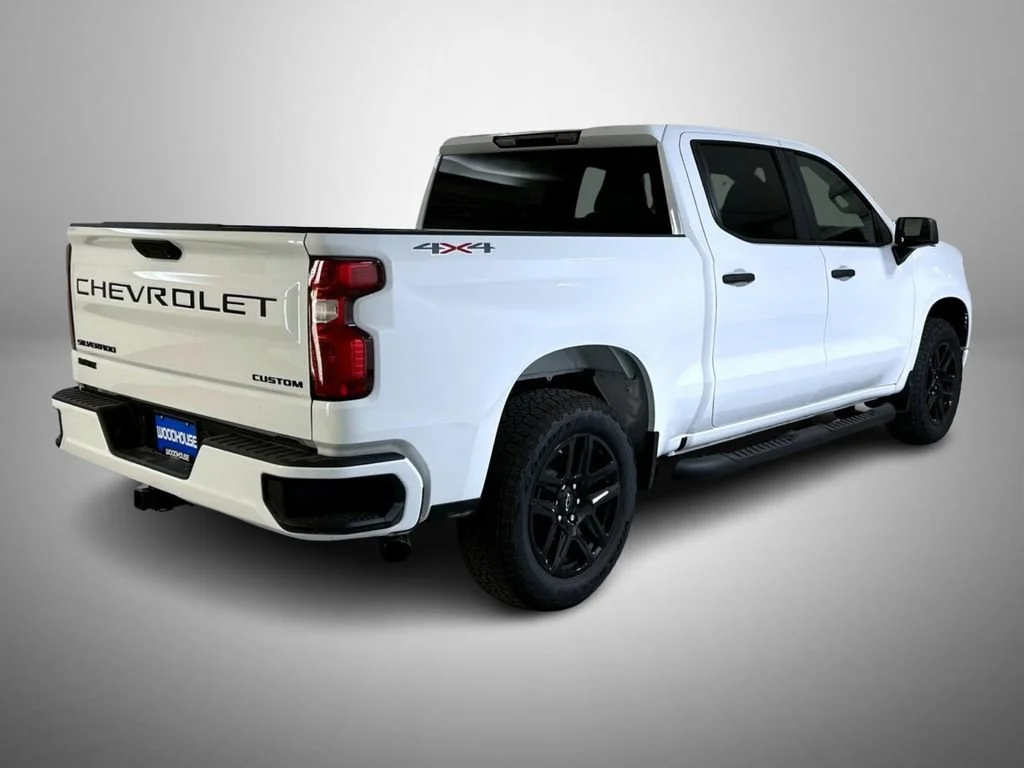 New 2026 Summit White Chevrolet Custom image 5