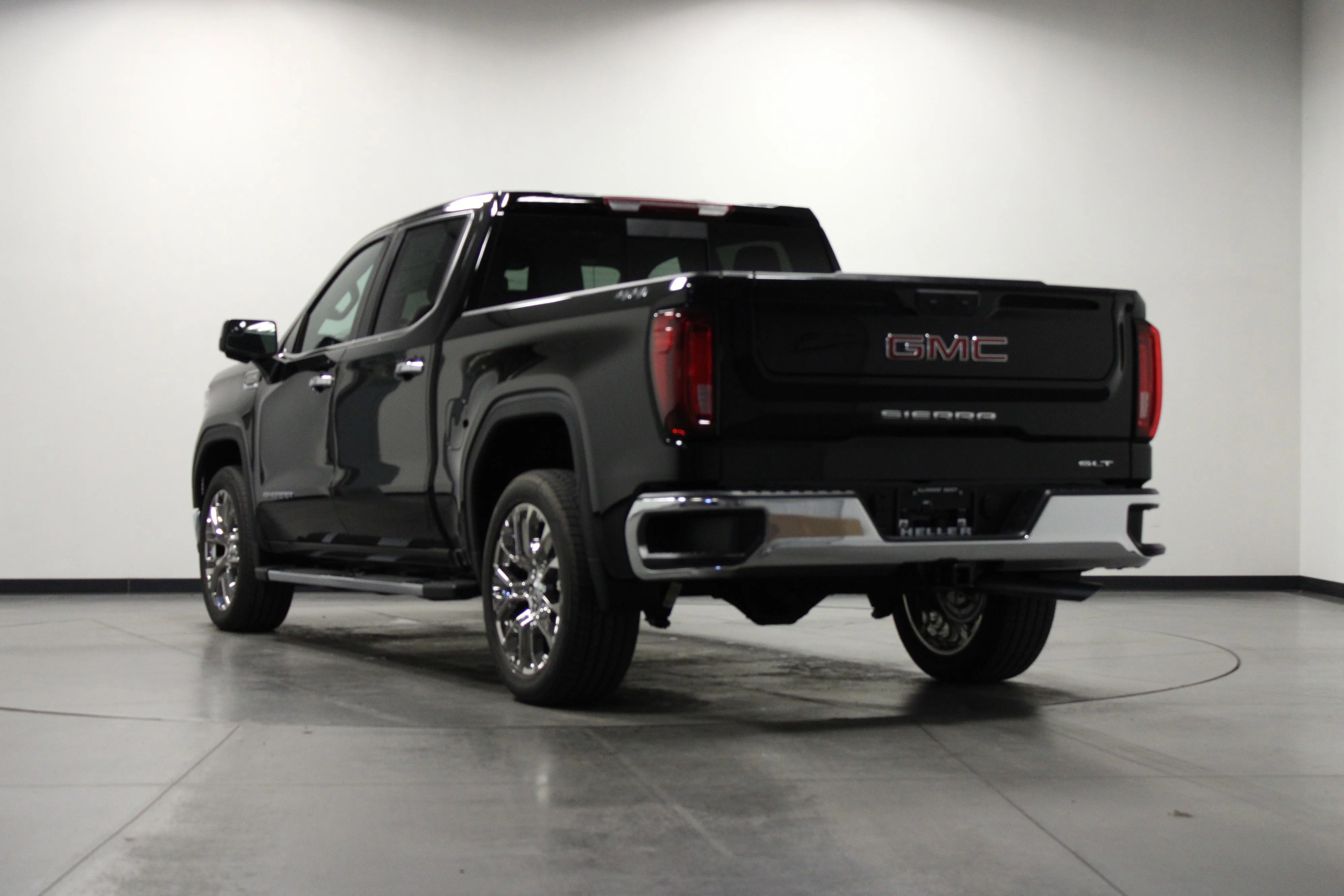 New 2026 Onyx Black GMC SLT image 6