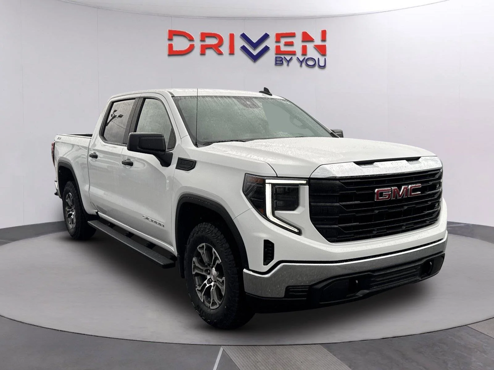 Used 2025 Summit White GMC Pro image 1