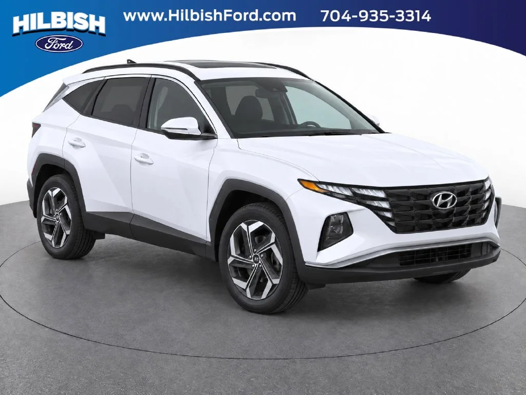 Used 2024 White Hyundai SEL image 1