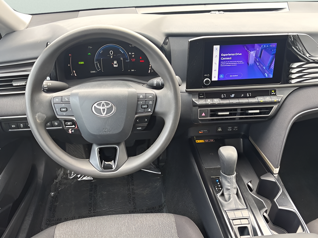 2025 Toyota Camry LE - Photo 19