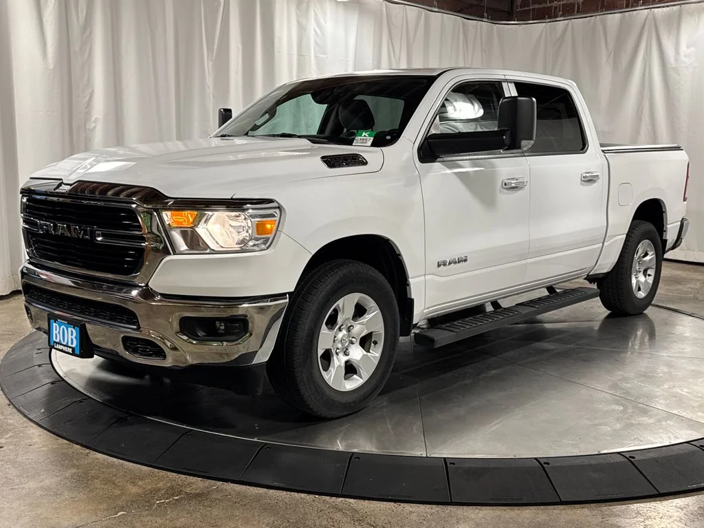 2019 RAM 1500 Big Horn/Lone Star 4x4 Crew Cab 5'7's photo