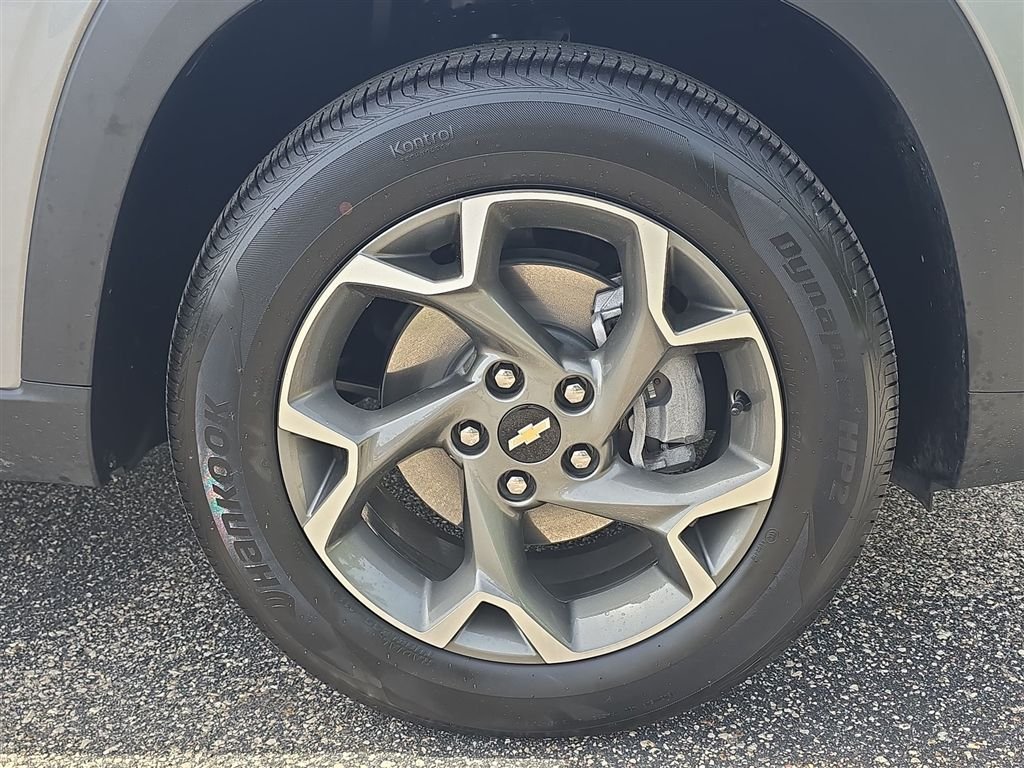 Used 2025 Gray Chevrolet LT image 11