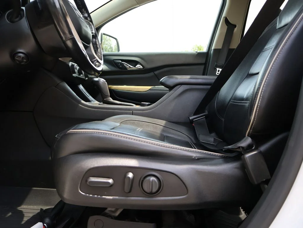 Used 2017 White GMC Denali image 45