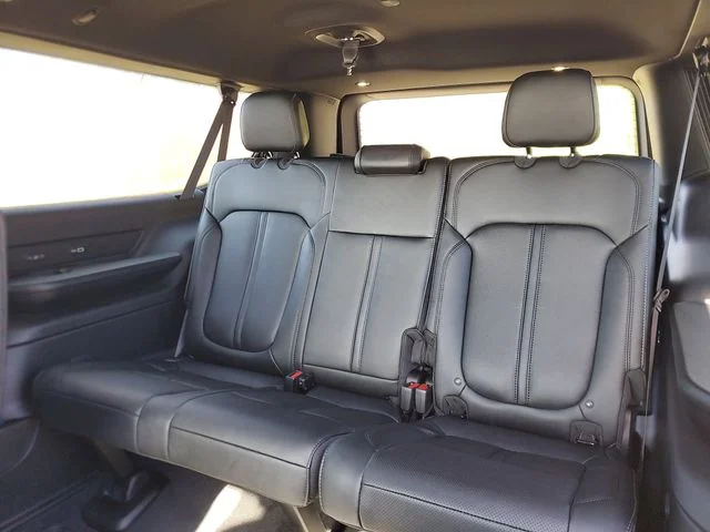 New 2026 Baltic-Gray Metallic Clear-Coat Exterior Paint Jeep Limited Altitude image 10