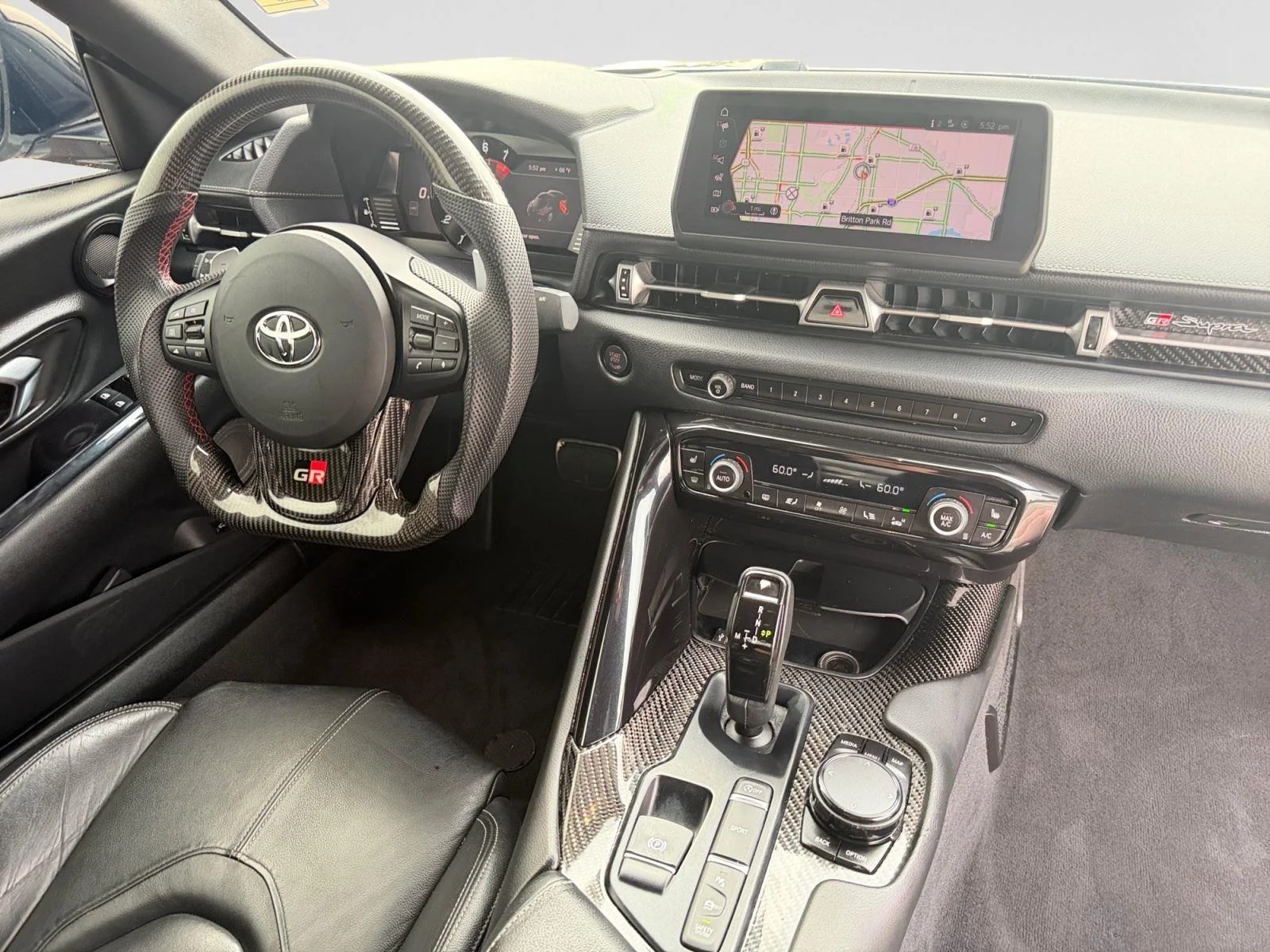 Used 2021  Toyota 3.0 Premium image 13