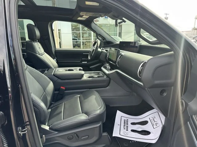 2025 Ford Expedition Platinum - Photo 8