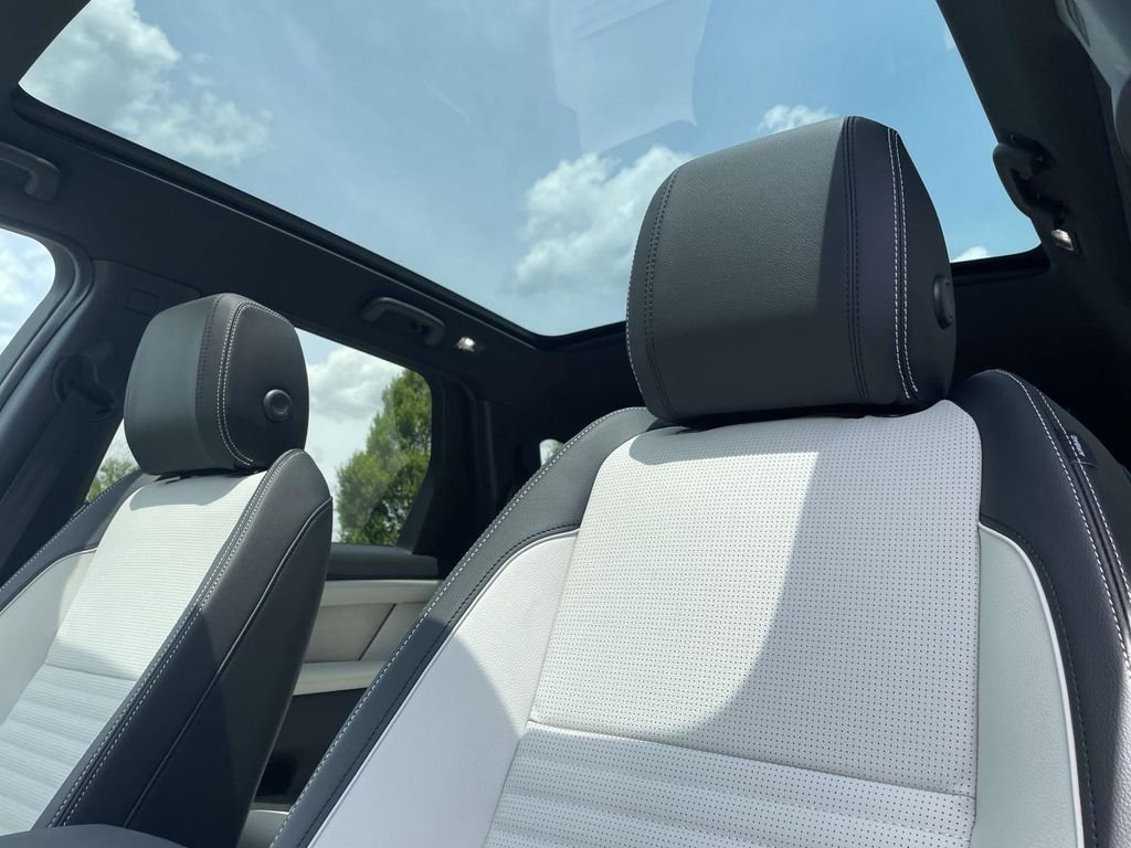 New 2026 Varesine Blue Land Rover Landmark image 16