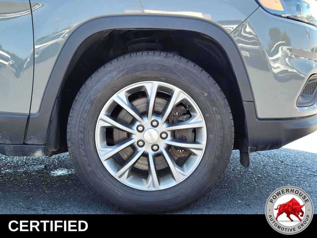 Used 2020 Gray Jeep Latitude Plus image 12