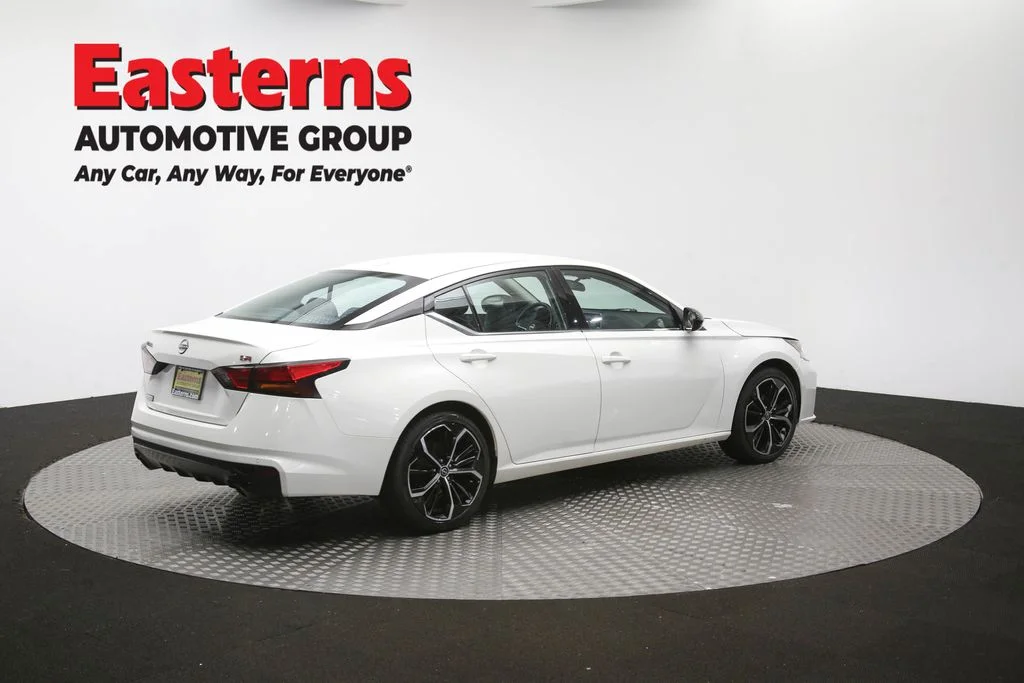 Used 2024 White Nissan 2.5 SR image 41