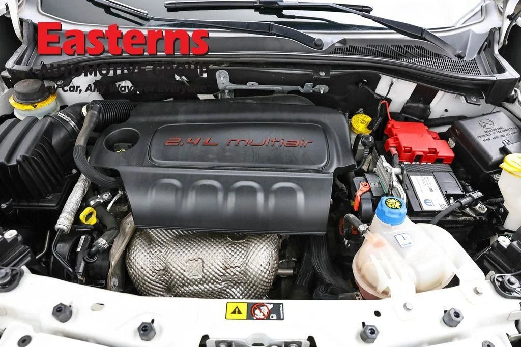 Used 2022 White Ram Base image 9