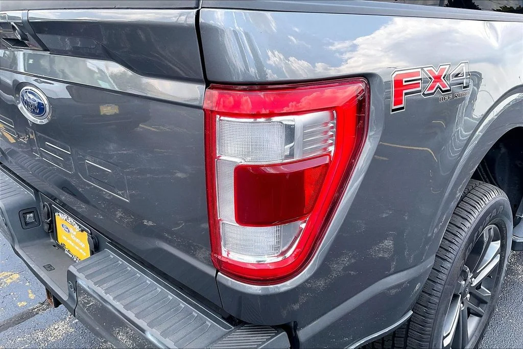 Used 2022 Gray Ford Lariat image 29