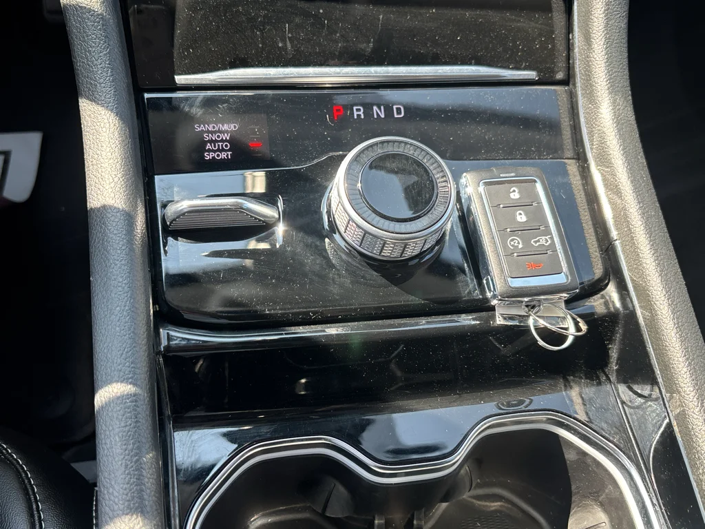 Used 2023 Diamond Black Jeep Limited image 20