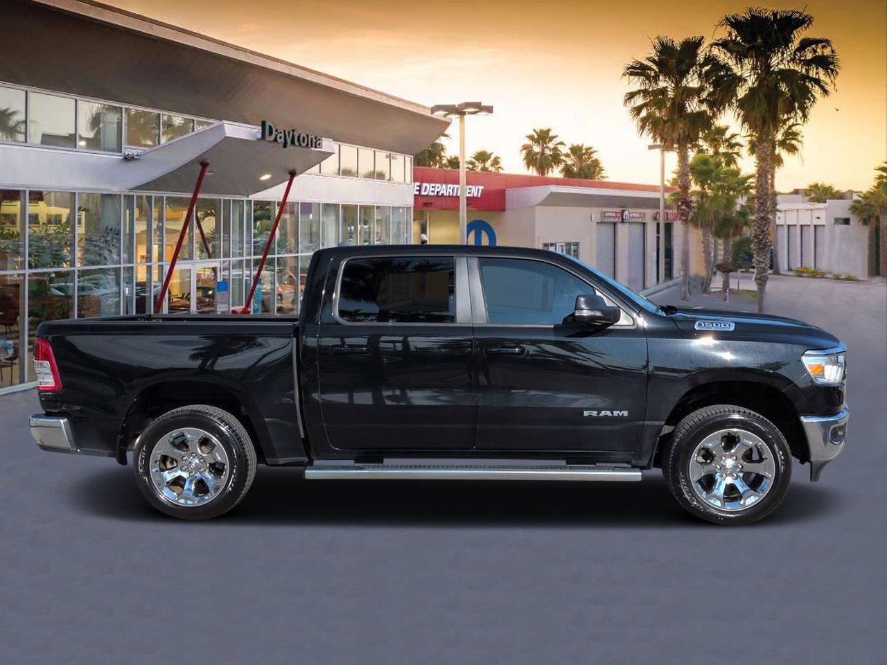 Used 2022 Diamond Black Ram Big Horn image 2