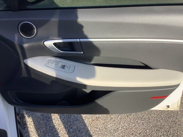 Certified Used 2025 White Hyundai SEL image 18