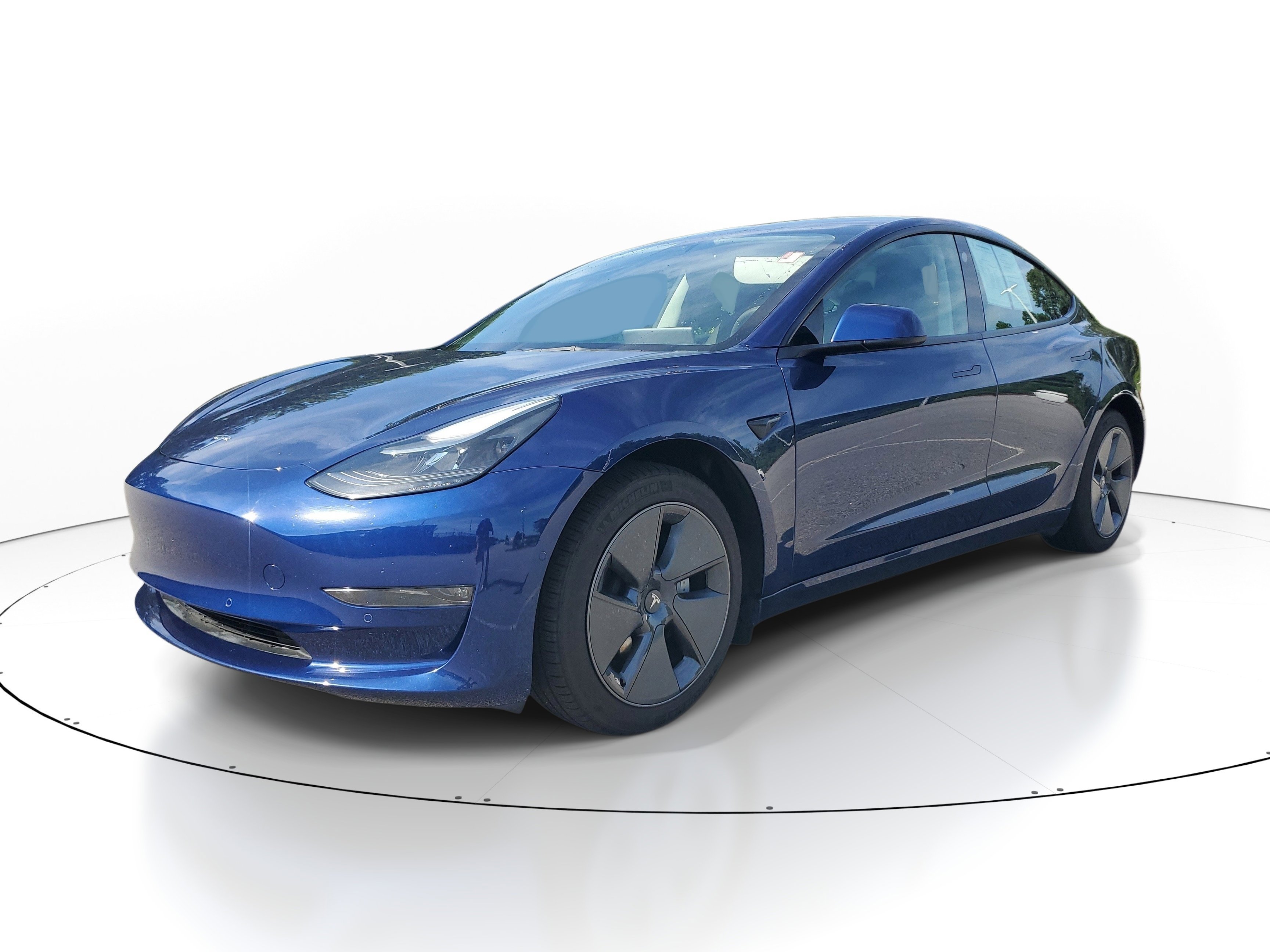 Used 2022  Tesla Long Range image 2