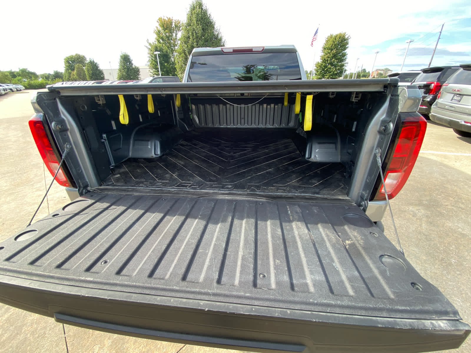 Used 2023 STERLING METALLIC GMC Elevation image 25