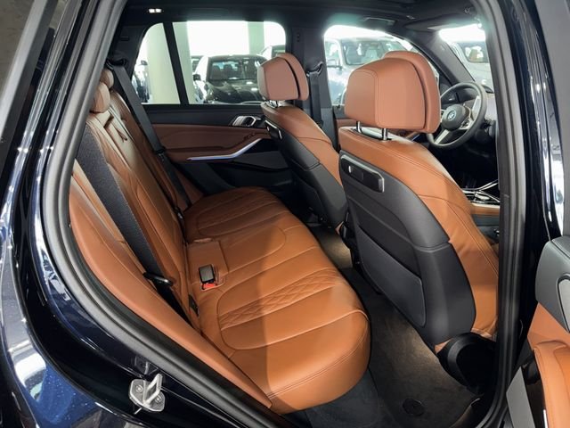 New 2026 Carbon Black Metallic BMW xDrive50e image 11